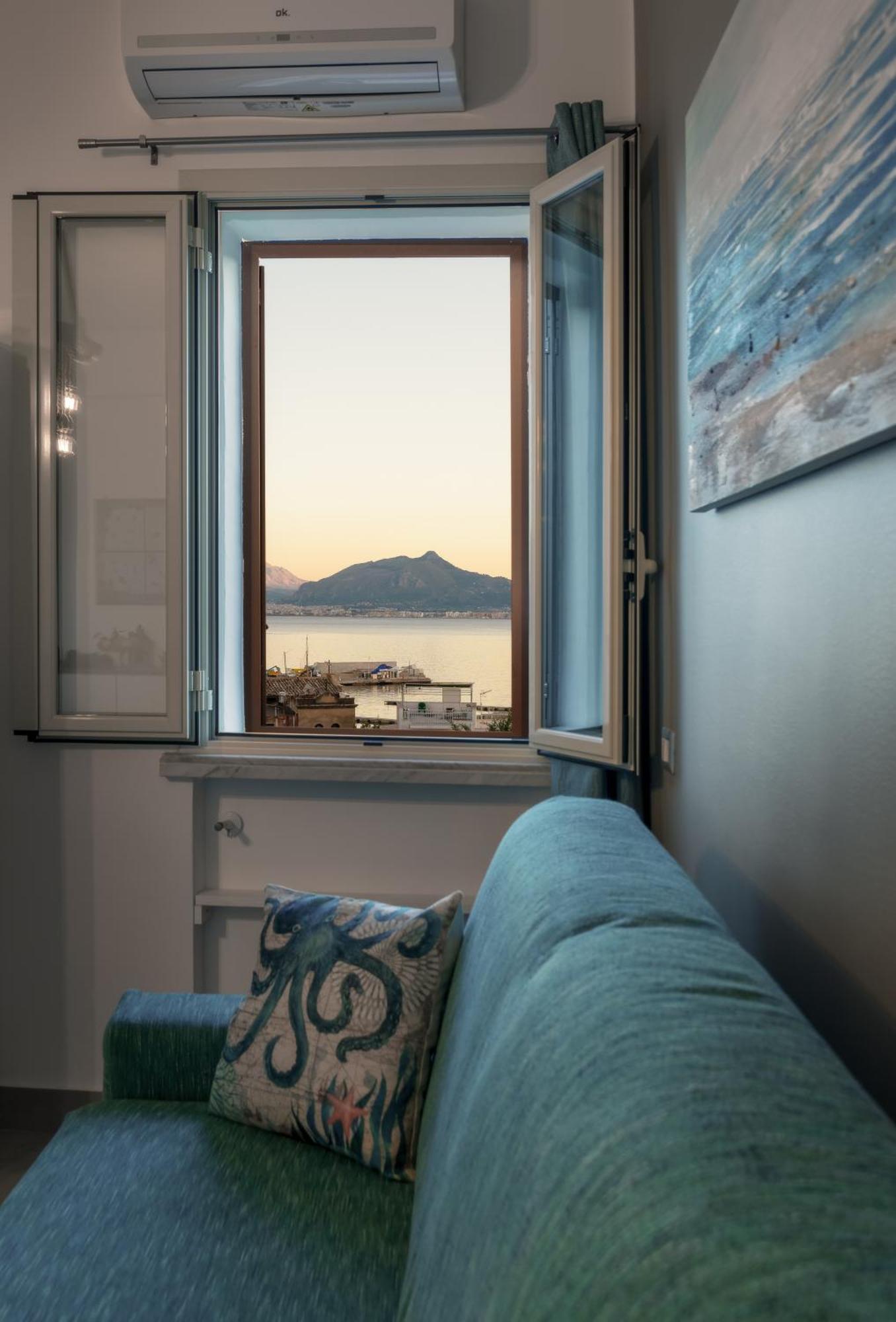 Appartement Casa De Paoli - Vista Mare Arenella, Palermo Con Parcheggio Privato Extérieur photo